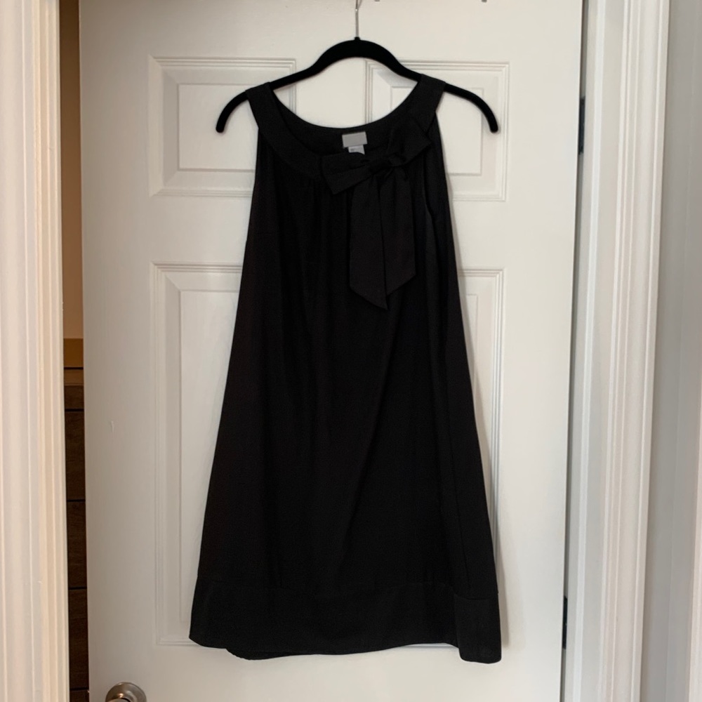 Never worn H&M black shift dress size 6